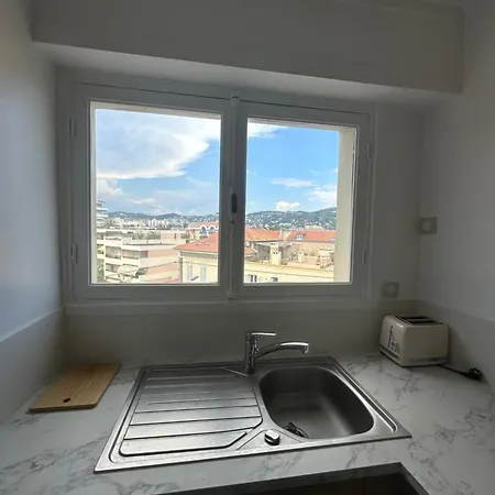 Apartman Vue Panoramique Pour Ce 3 Pieces A 7 Minutes A Pied Du Palais Du Festival *