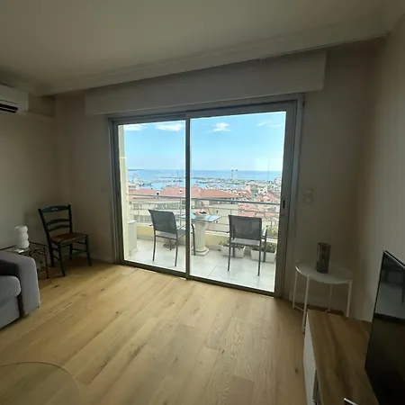 Vue Panoramique Pour Ce 3 Pieces A 7 Minutes A Pied Du Palais Du Festival Apartman *